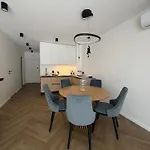 Modern With Terrace Lejlighed *