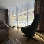 Modern With Terrace Lejlighed