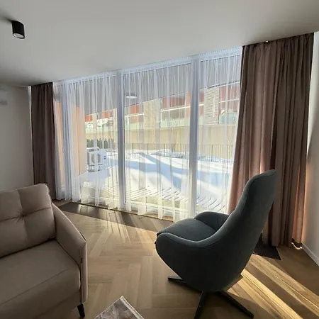 דירה Modern With Terrace *