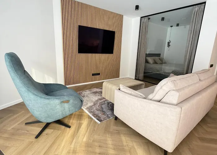 דירה Modern With Terrace *